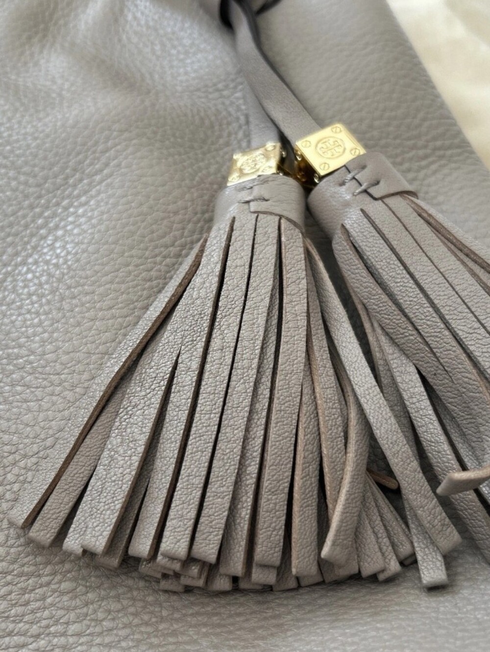 Tory Burch Light Grey Leather Chain-Handle Shoulder Tote with Tassels - Picture 3 of 10